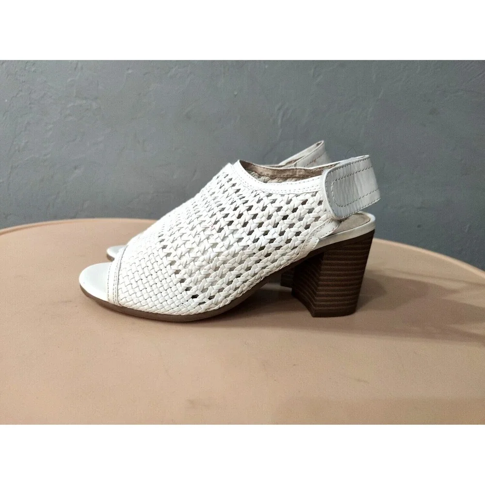 Sonoma Lifestyle Women's Vitalize White Weaved Sandals‎ Size 9M
